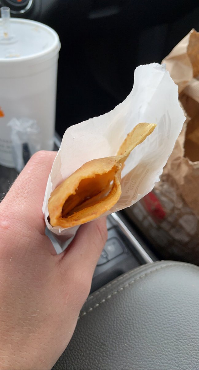 brettcole27's tweet photo. Yo @JackBox how tf you give me this taco with no meat? Look like this bitch came straight from @LAYS 🙄 https://t.co/C6p4xsHwtJ