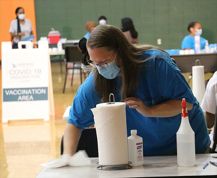 BhamCitySchools's tweet image. Vaccinations are going on today at Huffman High School until 1 p.m.! The next vaccination clinic will be held on June 30, 2021. Register here: buff.ly/3x7FqSj