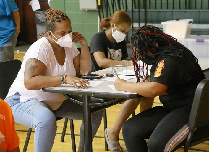 BhamCitySchools's tweet image. Vaccinations are going on today at Huffman High School until 1 p.m.! The next vaccination clinic will be held on June 30, 2021. Register here: buff.ly/3x7FqSj