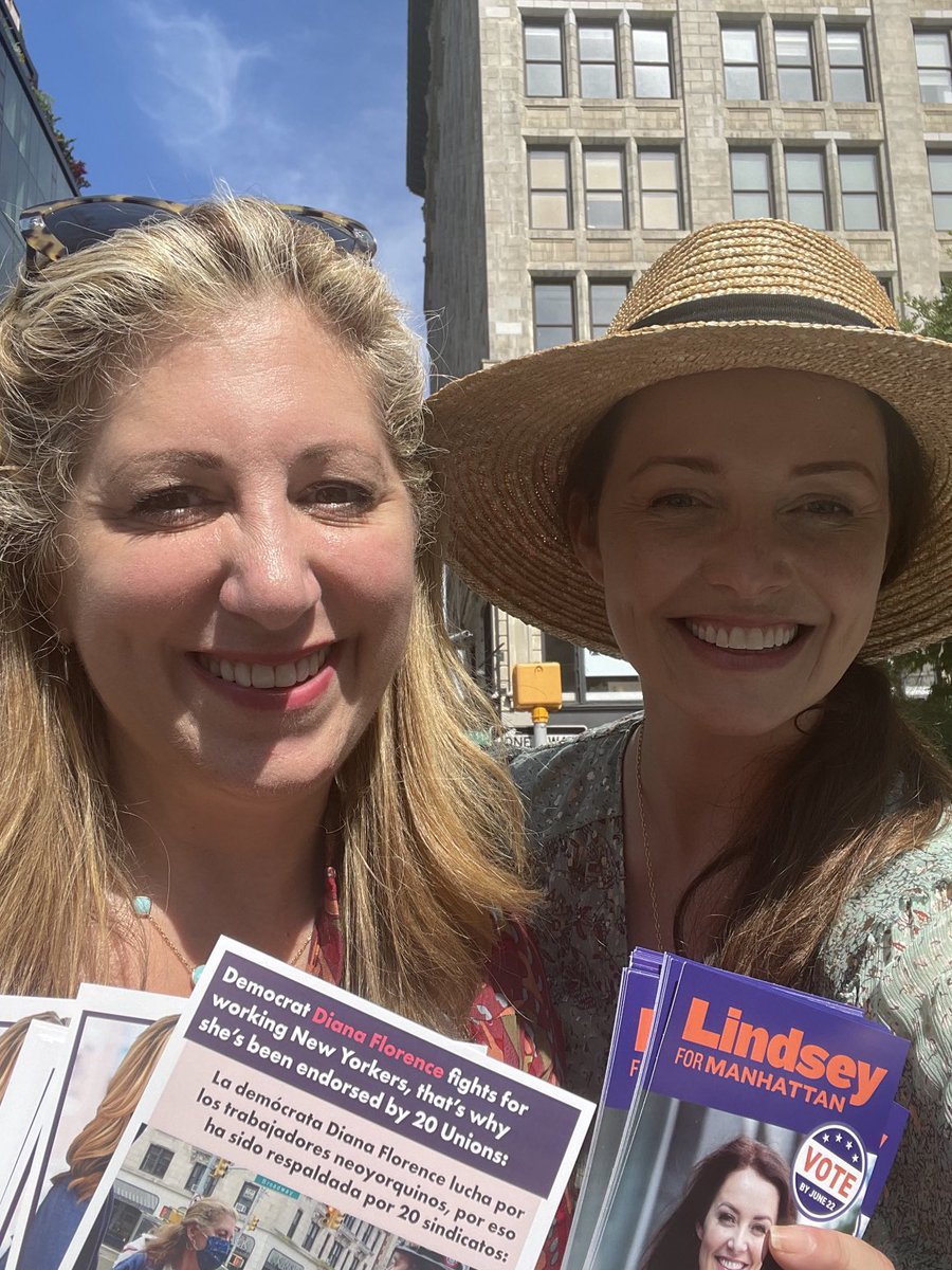 Only hardcore women campaign in 90 degree heat! ⁦<a href="/LindseyBoylan/">Lindsey Boylan</a>⁩