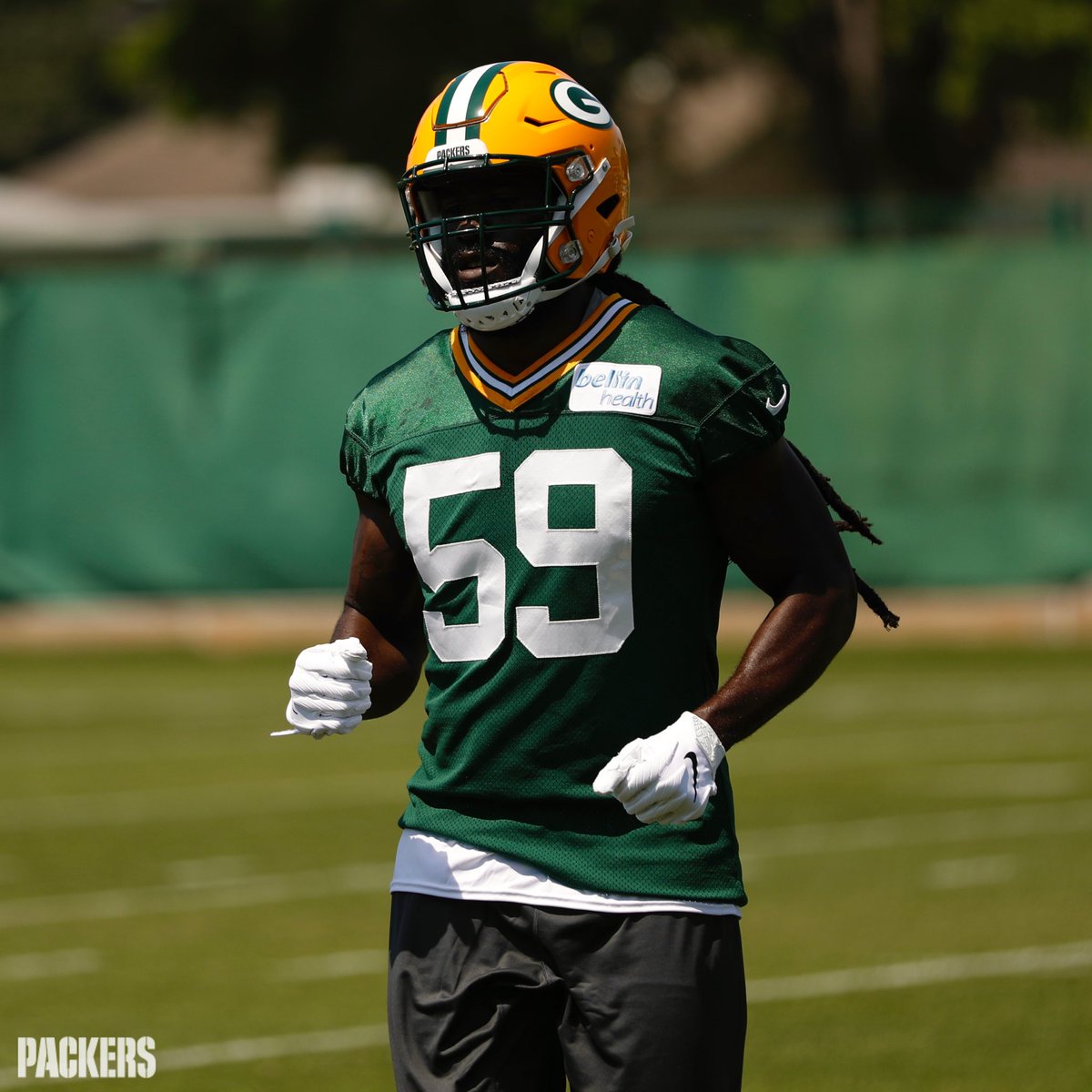 packers's tweet photo. 5️⃣9️⃣ De'Vondre Campbell hits the field at minicamp. 

@Came_Along_Way | #GoPackGo https://t.co/vv0RT1WODs