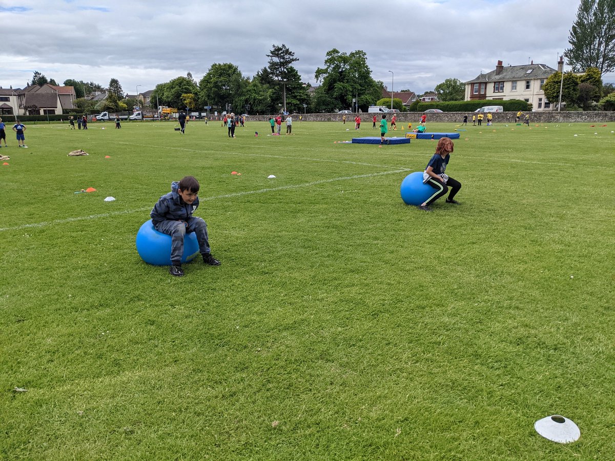 MissHendryP4H's tweet photo. Some sports day snaps 🏅 https://t.co/5R2kp9FyU3