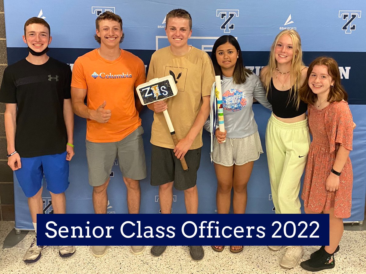 ZHSActivities's tweet photo. The Class of 2022 is in good hands. @ISD728 #GoThunder https://t.co/1NsHy83L6h
