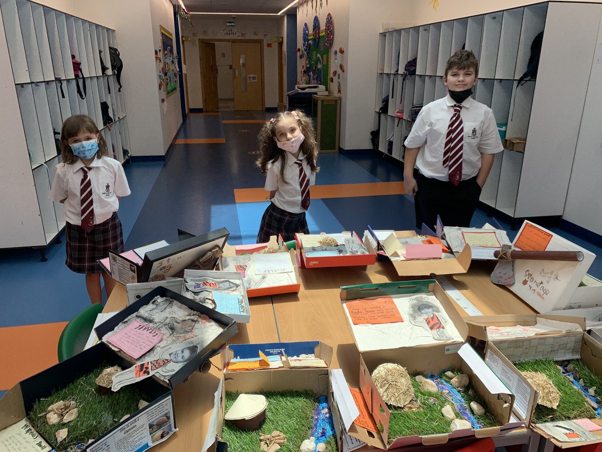 Y3 pupils showed me their learning about the Stone Age. I was so impressed with their knowledge and the creative way they have displayed their learning, building it up each week and adding in art, weapons, jewellery and information about what life was like.Super! @KentCollegeDXB