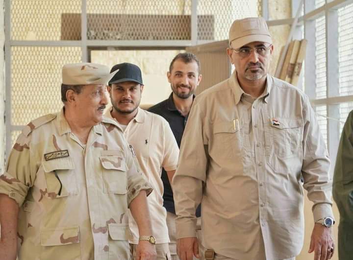 لن تزعجه الأصوات الإرتزاقية ولن تثنيه السلولية !!
سيمضي بإرادة الله ثم بالأبطال المخلصة والحلفاء الصادقين الأوفياء .
- سيهزم الجمع ويولون الدبر .
- سيُلجم المرجفين في عقر دارهم .
- سيحقق الأمن والأمان والبناء والسلام.
- شيمته العفو والصفح والحلم ، فدربه دولة وسفينتها بقيادته .