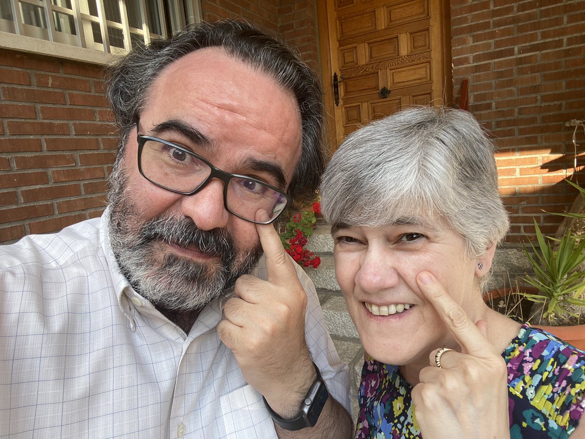 LluisMontoliu's tweet photo. Un año más nosotros miramos por el #albinismo
13 de junio: Día Internacional de Sensibilización sobre el Albinismo
Campaña @ALBA_albinismo
📸Hazte una foto señalándote un ojo con el dedo y compártela por redes sociales con el hashtag #MiroPorElAlbinismo
https://t.co/ubOK0KHn30 https://t.co/EFEgolCDSt