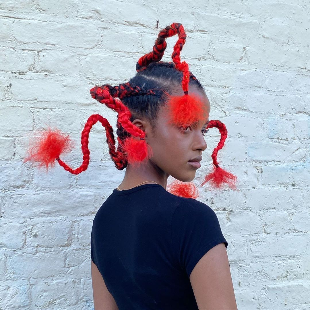 huberttrinkunas's tweet photo. London-based hair stylist, Taiba, creates a variety of eye-catching designs via her brand, @keashldn . For this particular style, she uses copper wire and bright red extensions to create structured braids with a twist.
#keashldn #taiba #redbraids #wirebraids #freelanceartist https://t.co/gId9Tg7nBn