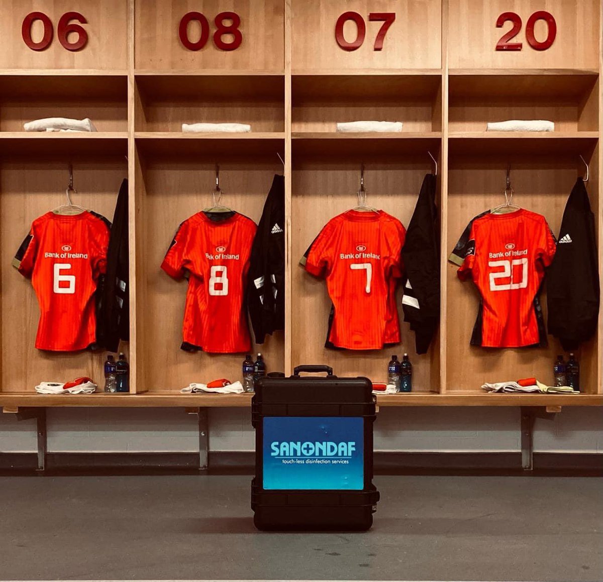 Sanondaf's tweet photo. Standing shoulder to shoulder with Munster Rugby, @SanondafLpool team providing disinfection to help ensure the health &amp; safety of everyone involved at Thomond Park 🏉 🦠! https://t.co/nw1F9JmpfQ