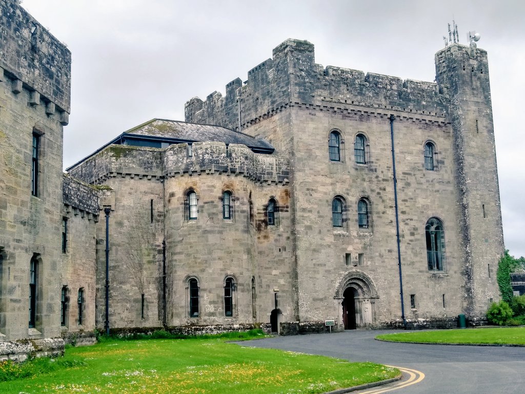 NatureL23172583's tweet photo. So amazing to have a free attraction . #Glenstal https://t.co/O09tDesxPn