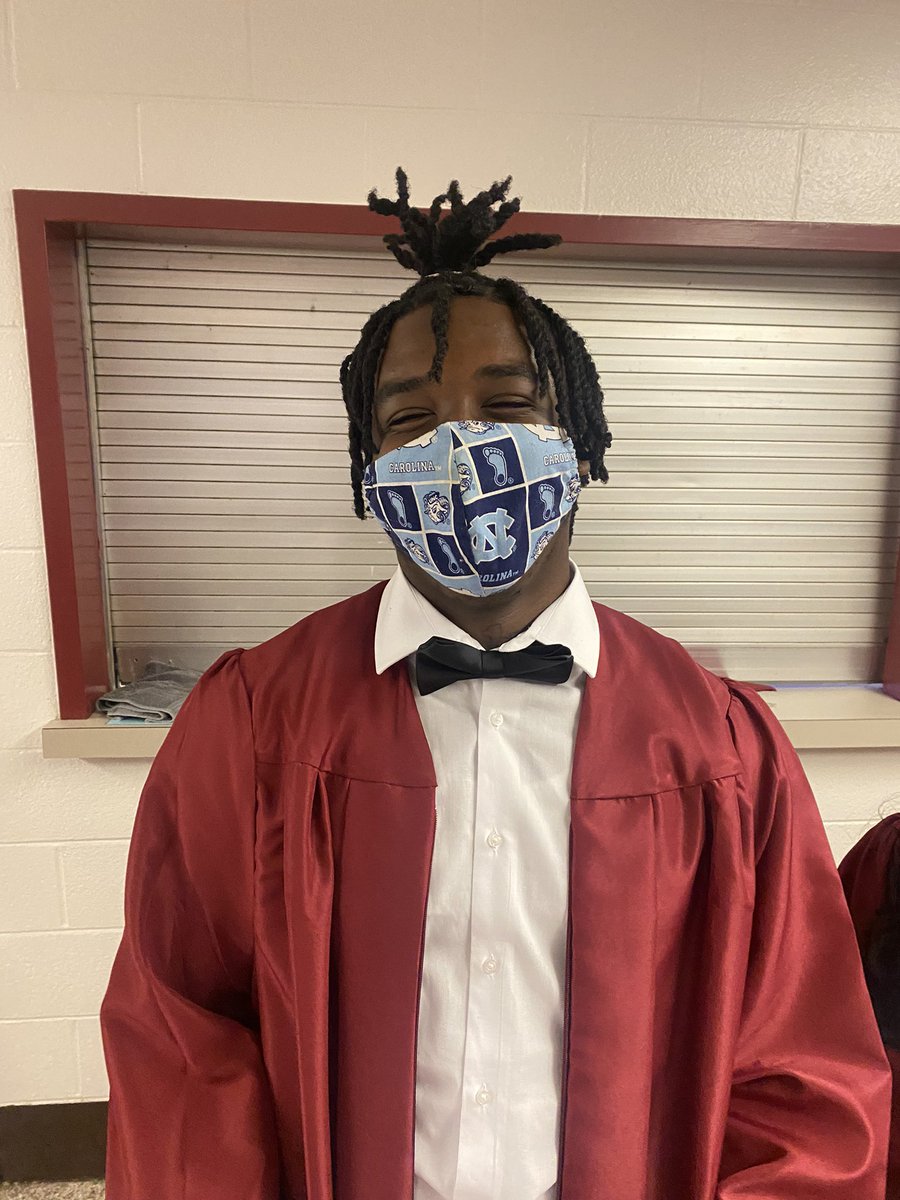 BernardNFHS's tweet photo. Congratulations to @bhill68342435 @VincentAdmore @sheltondavis20 @Jus_Justice3 @pr1metime02 Kendra Jackson! Once a Viking always a Viking!!! #Classof2021 #vikingfootball https://t.co/PsFhDtpl7u