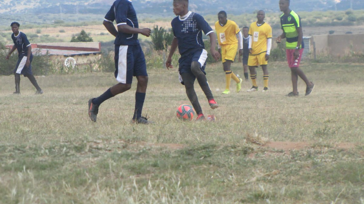 SimonThabo17's tweet photo. When we in the field we forget almost everything ⚽⚽⚽⚽⚽⚽⚽⚽⚽⚽⚽👊👊😀💥 https://t.co/BXrrgoeXet