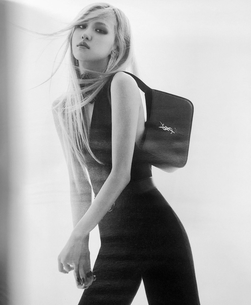 rosefancam's tweet photo. remember when rosé did this https://t.co/HwkUOLIIye