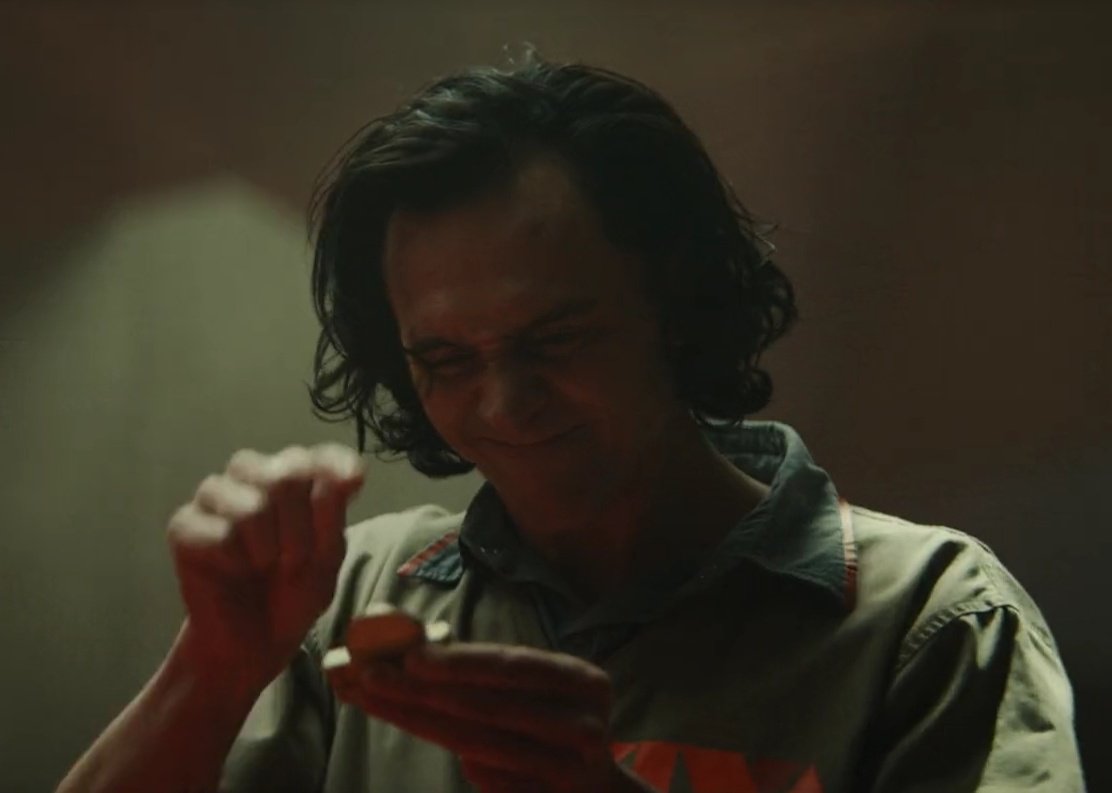 calumsposami's tweet photo. #Loki #LokiWednesdays 
SPOILERS
-
-
-
-
-
-
-
-
-
-
VI PREGO MA QUANTO È MINIII https://t.co/jBCRAyT3RE