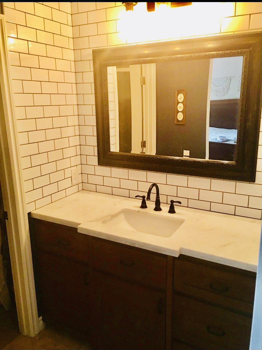 DGOCConstructi1's tweet photo. Subway tiles are looking fresher than ever these days for everything from kitchens, to powder rooms, to master suites! These simple rectangular beauties are perfectly imperfect and come in an endless variety of color options. https://t.co/KJjt2l8bmS