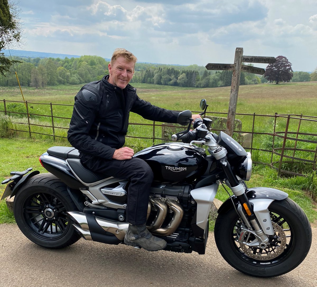 astro_timpeake's tweet photo. It's been a while since I took a trip on a rocket! Thanks @UKTriumph for letting me try out the awesome Rocket 3. With a staggering 0-60mph in 2.73sec it even gives the Soyuz a run for its money. #Rocket 🚀 @OfficialTriumph https://t.co/SIHKiGuKU0