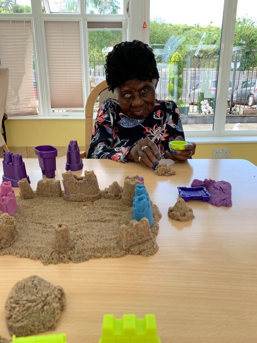 bandmcare's tweet photo. Presented in-line with yesterday's observation of #WorldOceansDay, Ryeview Manor in #HighWycombe spent the afternoon building kinetic sandcastles - sand that sticks to itself and not to you - to positively impress the importance of our #blueplanet. 

#MagicSand https://t.co/MaoLp5NsKq