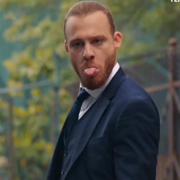 brsnforeverr's tweet photo. Yaa ahdkhajahahhahahahha çok iyisinizz @KeremBursin 😂 #yenidensçk https://t.co/CIS3MSMof0