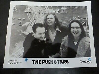 ThePushStarsTCB's tweet photo. How did YOU become a Push Stars fan? Was it seeing them live? Did you hear them on the radio? Maybe you listened to their CD at one of those Borders Books’ headphone stations (Remember those? Those were cool!)? Tell us your story in the replies! https://t.co/TosdOdHLC5