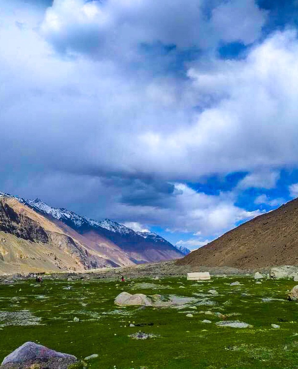 umarkamran96's tweet photo. 8 days adventure filled trip leaving for Chapursan - Wakhan corridor from 19th - 26th June
This trip promises allot of trek and adventure.
Limited seats left. DM for itinerary & details.
Please retweet to spread the word!
#Pakistan #Travel https://t.co/IZzRvOYnti #HamaraP…
