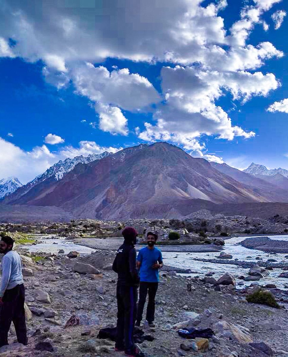 umarkamran96's tweet photo. 8 days adventure filled trip leaving for Chapursan - Wakhan corridor from 19th - 26th June
This trip promises allot of trek and adventure.
Limited seats left. DM for itinerary & details.
Please retweet to spread the word!
#Pakistan #Travel https://t.co/IZzRvOYnti #HamaraP…