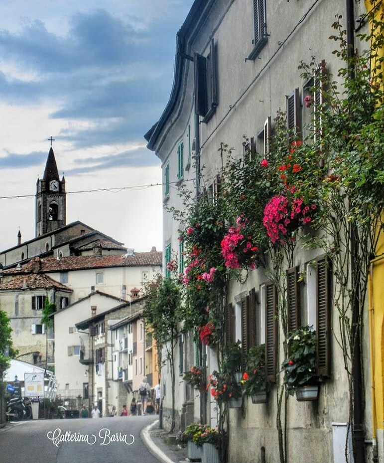 ig_piemonte's tweet photo. presenta
🏘#Bossolasco
AUTORE @barracatterina
•
LOCAL MANAGER @berenguez
TAG #ig_cuneo
MAIL piemonte@igworldclub.it
SOCIAL
• https://t.co/e3pQ6zcRUA
• Twitter @ig_piemonte
HUB @igworldclub
COUNTRY @ig_italia
TEAM @ig_piemonte
COMMUNITY @ig.cuneo
.
https://t.co/4N0bJVM3MY
.
… https://t.co/2llLCs6mO2