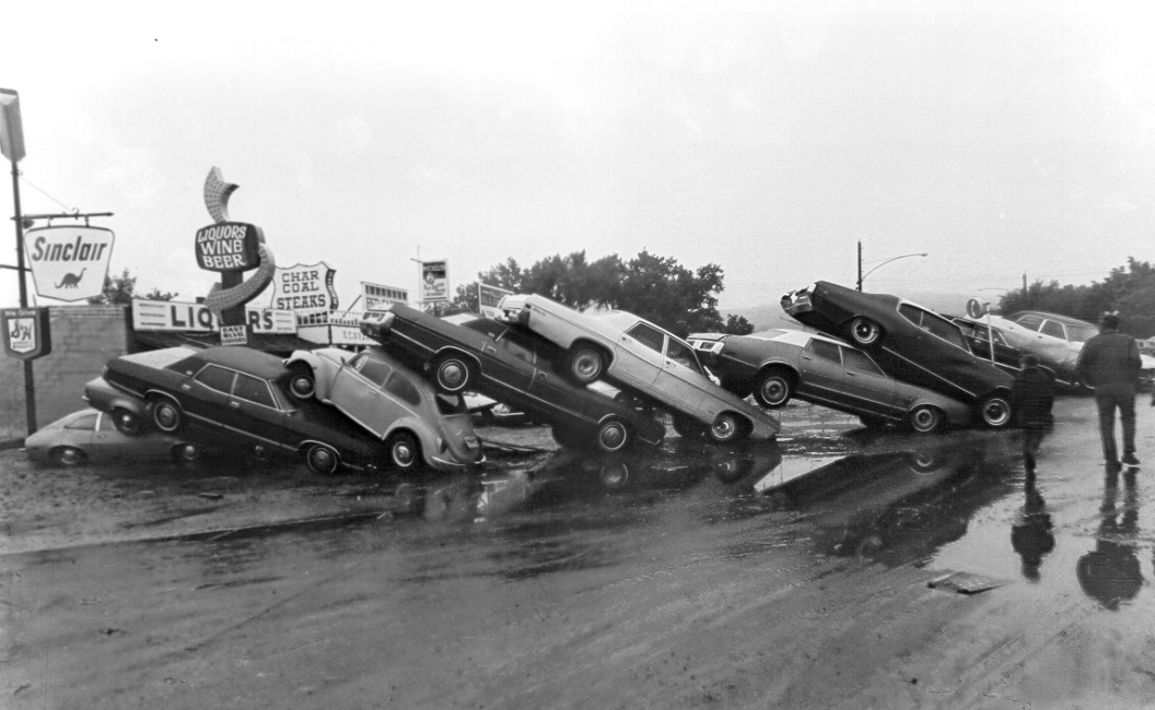 OldWeatherPics's tweet photo. Cars stacked after the water receded following the deadly Black Hills Flood in Rapid City, South Dakota, June 9, 1972.

(📸: Rapid City Journal, HT @NWSRapidCity) https://t.co/rJEn85xGoe