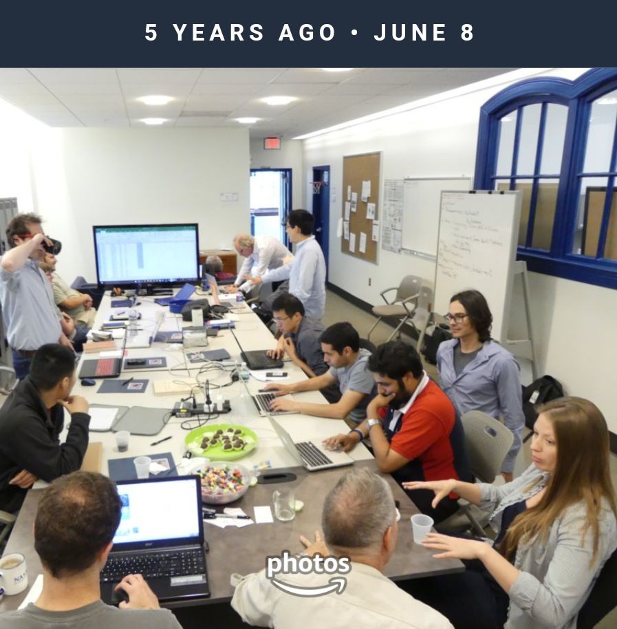 Anirudh_14's tweet photo. How the @4D_Initiative began (at least for me). Made some lifelong friends and colleagues at this meeting. Thanks @MarshallXMa for taking this pic. #twcrpi #dtdi https://t.co/RnXk7KYgHk