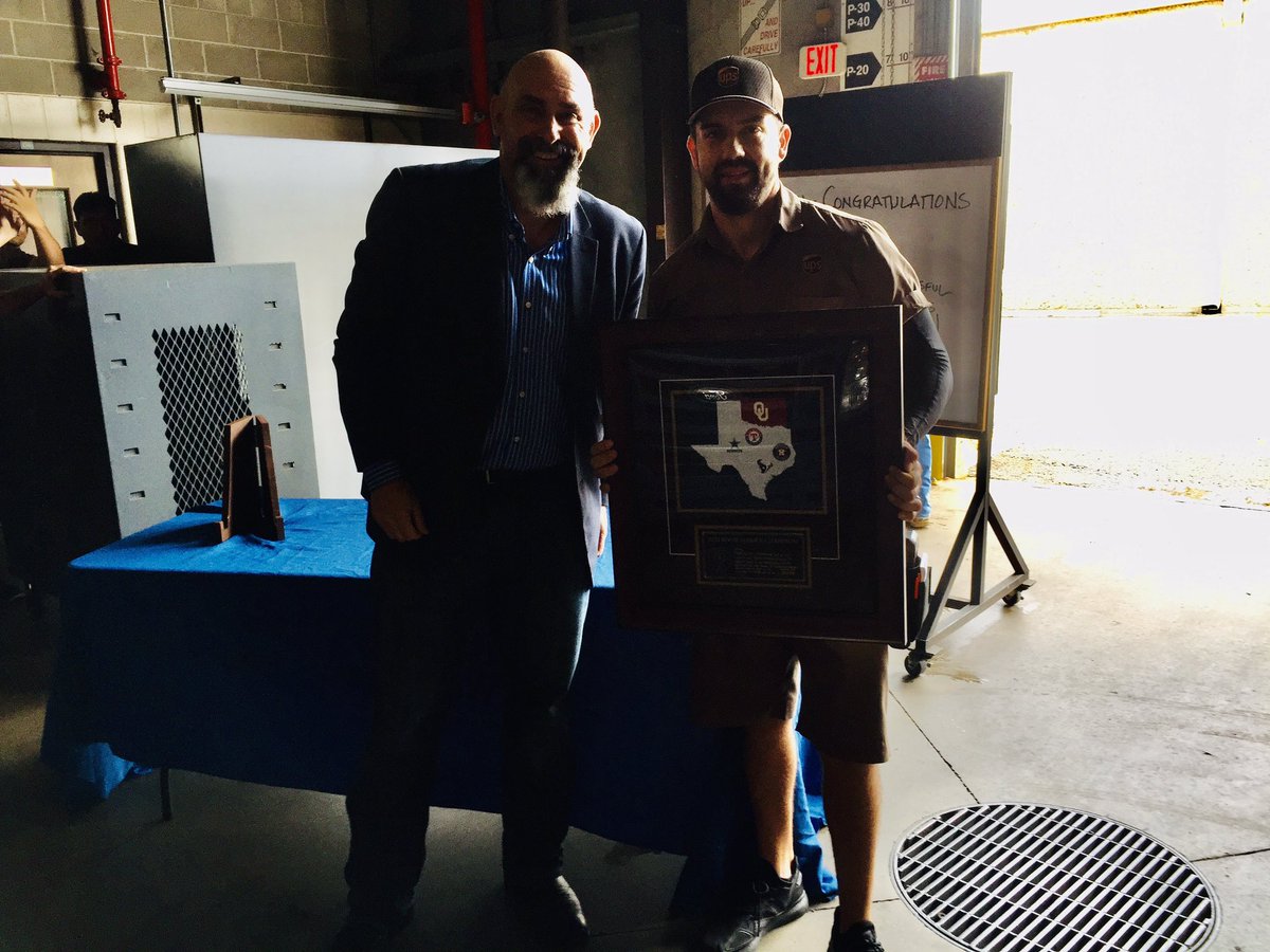 7875_Southlake_UPS tweet media