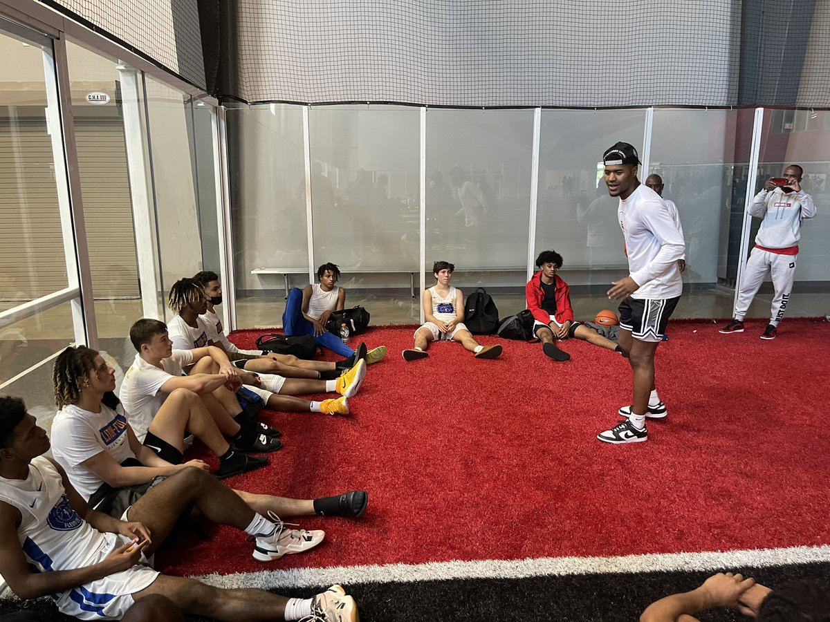 LivOnBasketball's tweet photo. @LOFDLBasketball alum @J_Hooper11 speaks to the players about what it takes to be successful on the college level & beyond. Best wishes on your journey to the NBA. #ncaachampion #finalfourmvp #big12playeroftheyear #louisianamade Future NBA draft pick. Giving back is so important https://t.co/mqB7o60hcC