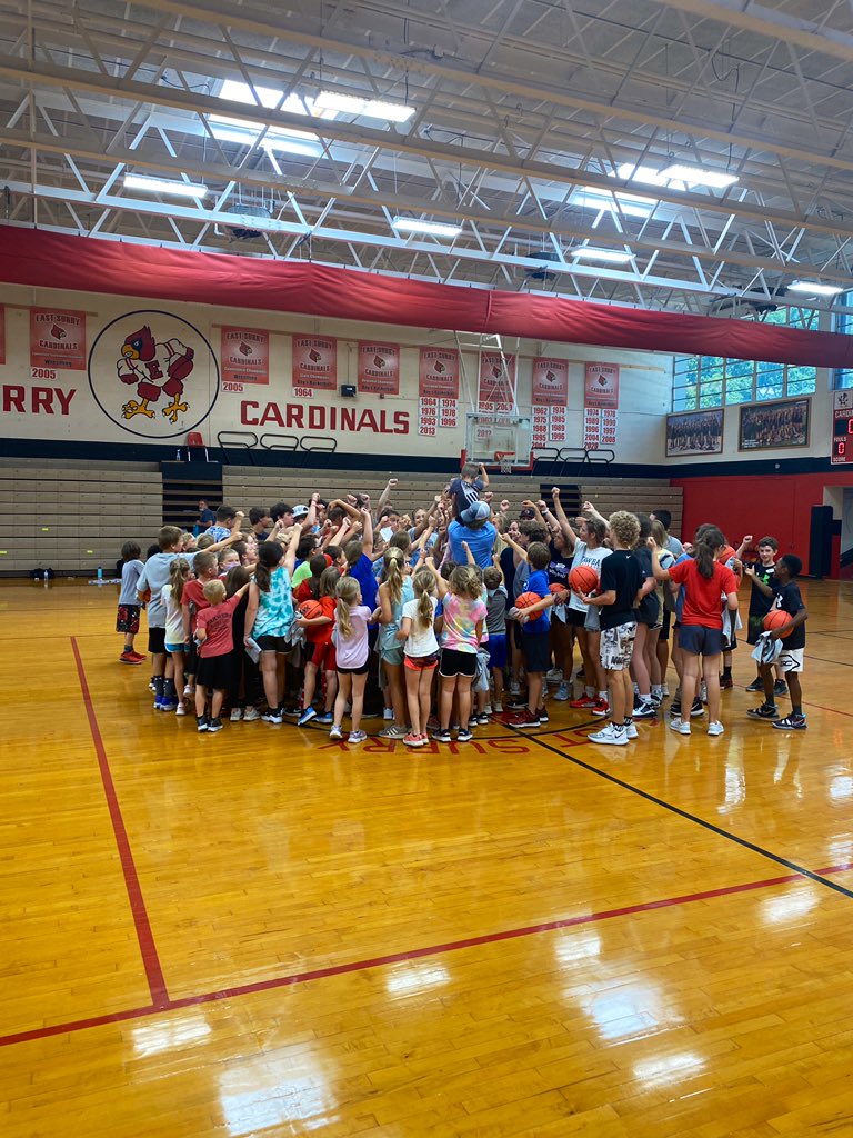 ES_Wbball's tweet photo. Wrapped up our youth camp today! We are very excited about our future cardinals. Their hard work and willingness to compete definitely showed this week! #cardstogether https://t.co/HzoOwPTJcZ