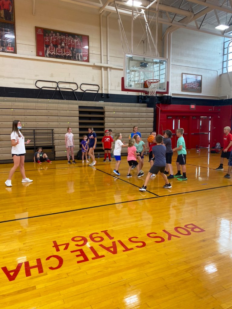 ES_Wbball's tweet photo. Wrapped up our youth camp today! We are very excited about our future cardinals. Their hard work and willingness to compete definitely showed this week! #cardstogether https://t.co/HzoOwPTJcZ