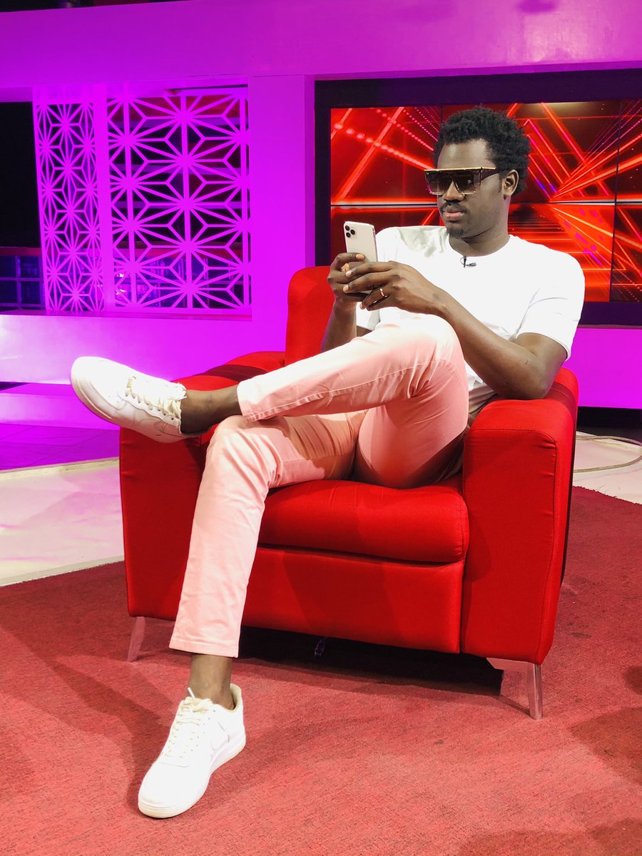 2stvsenegal's tweet photo. #ENTRETEMPS C’EST À L’INSTANT EN DIRECT AVEC #LESSACRIFICES !!! https://t.co/OYYENuEm0Z
