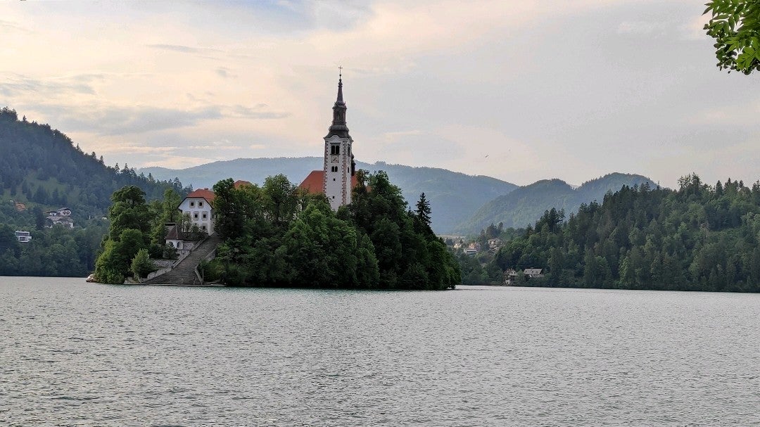 teljessegfele's tweet photo. I'm at Bledi-tó in Bled https://t.co/Nwq1F9ygFA https://t.co/NWNbbQc4QT