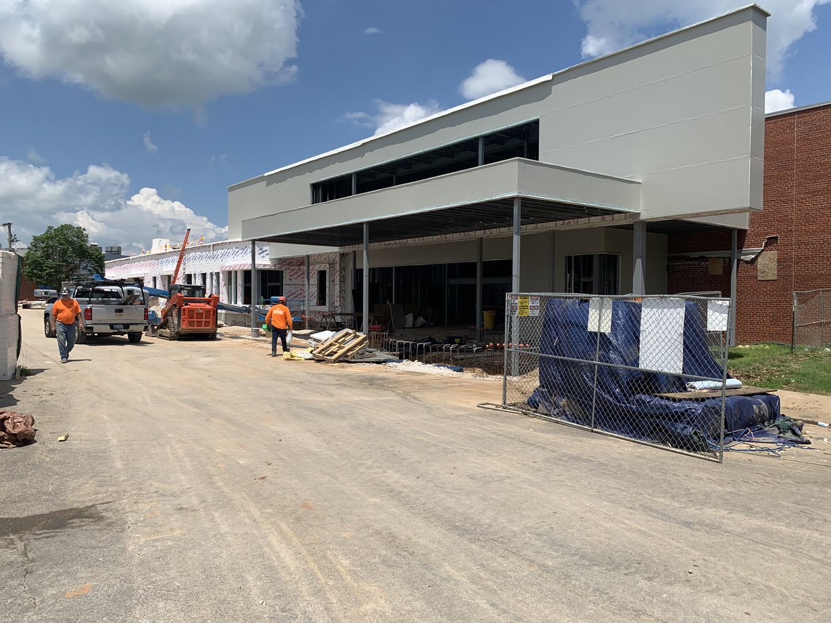 StephenHall_PR's tweet photo. Incredible progress continues at Hillcrest High School - a dynamic project of renovation and reconstruction! https://t.co/D9PWUtXim8 #ProgressAsPromised #SaferStrongerSchools https://t.co/Fa99iL0NX1