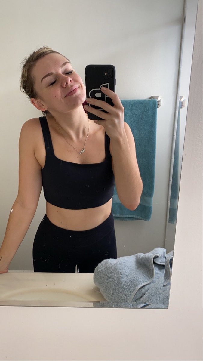 CarmenBerg's tweet photo. post gym energy = 😊☺️ always https://t.co/NCFDf49DA1