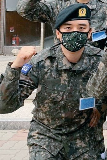 parksxndxrx's tweet photo. We're still here waiting and rooting for you. D - 98 ๐๐ #SergeantLee https://t.co/3oH0Bwo6Pm