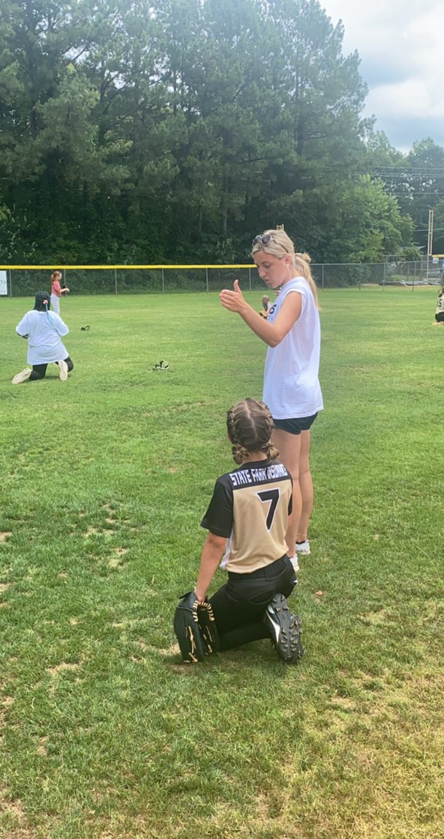 Passing on my #loveofthegame #CMSSoftballCamp #alumni #Two #fastpitchsoftball <a href="/CHSLadyTigerSo1/">CHS Lady Tiger Softball</a>
