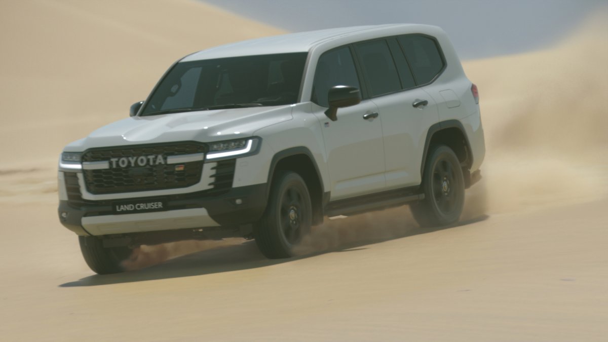 ToyotaMotorCorp's tweet photo. #Toyota’s #LandCruiser 300 Series will make its world #premiere in summer 2021. As a symbol of its 70yr-history of delivering #safety &amp; #security to people all over the world, its features are completely #redesigned using the latest technologies. https://t.co/TnmK8kQDQP https://t.co/fJGAU0ClFM