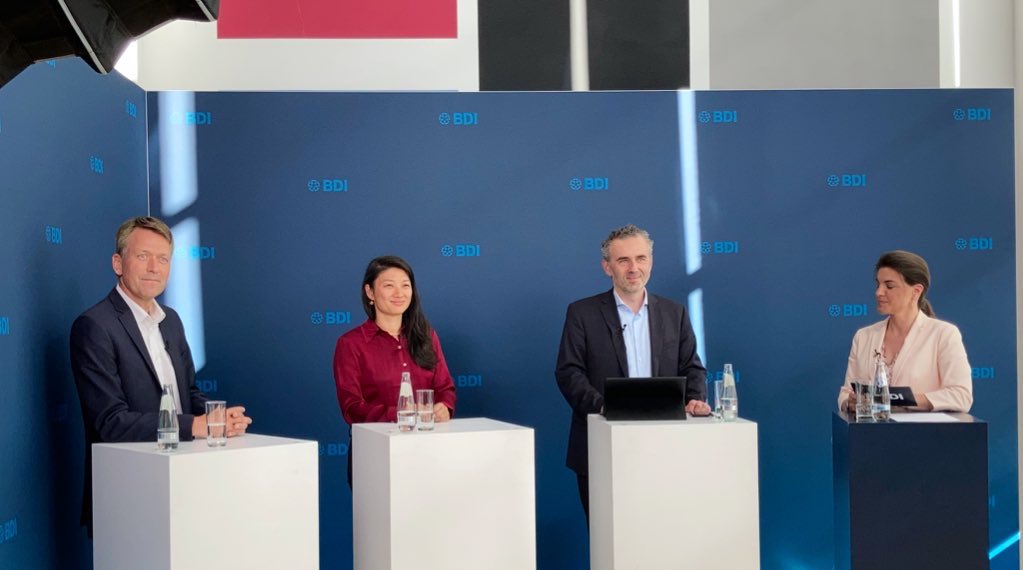 Heute schon ein wenig #TDI21 Luft schnuppern. Erste Aufzeichnung des Webtalks zur Zukunft der Mobilität von <a href="/Der_BDI/">BDI</a> mit <a href="/tj_tweets/">Thomas Jarzombek</a> <a href="/anja_hendel/">Anja Hendel</a> Lars Reger <a href="/NXP/">NXP</a> Christine Wang <a href="/LHInnovationHub/">Lufthansa Innovation Hub</a>
#ChoicingTheNew #TDI21