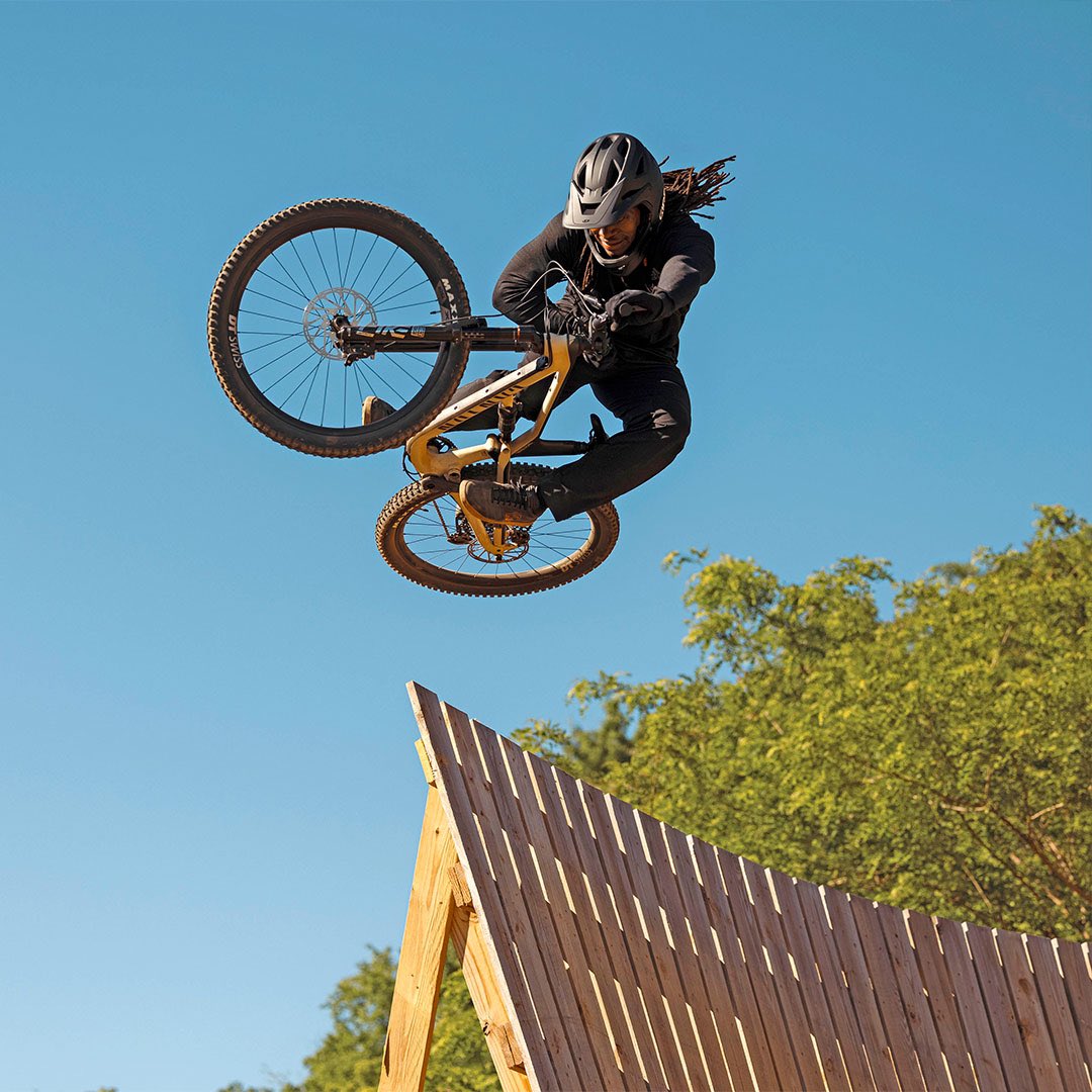 canyon_bikes's tweet photo. Welcome Brad Simms to the Canyon family! The 2020 BMX Nora Cup Winner and 2020 Vital BMX Rider of the Year has joined Canyon CLLCTV and chosen the Spectral 27.5 as his MTB bike of choice—and we can't wait to see what Brad has in store for the MTB world! https://t.co/xTYxe835et