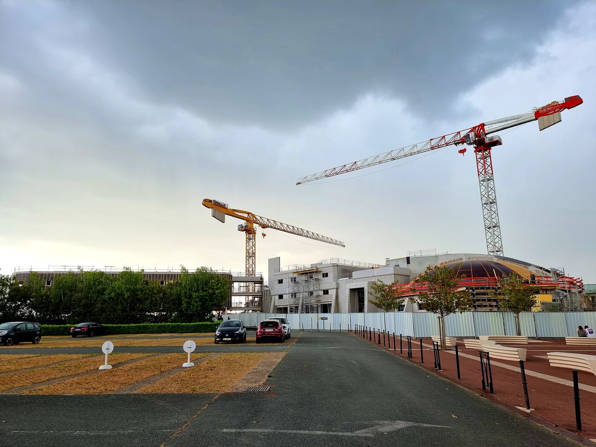 MrFOG16's tweet photo. La construction de l'hôtel Station Cosmos avance à grands pas !
Vivement 2022 😁
@futuroscope https://t.co/58si4yJ9LR