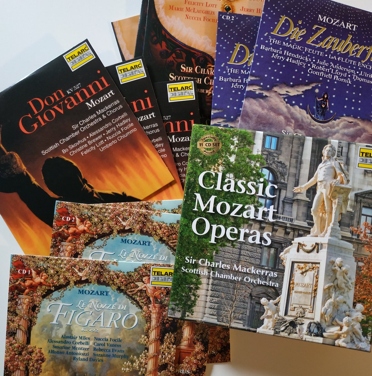 PaoloLocatelli's tweet photo. Finalmente disponibili in un unico cofanetto le meravigliose incisioni delle opere mozartiane dirette da Charles #Mackerras per #TELARC: trilogia Da Ponte e Zauberflöte.
#mozart https://t.co/Y7Bcl6DBpk