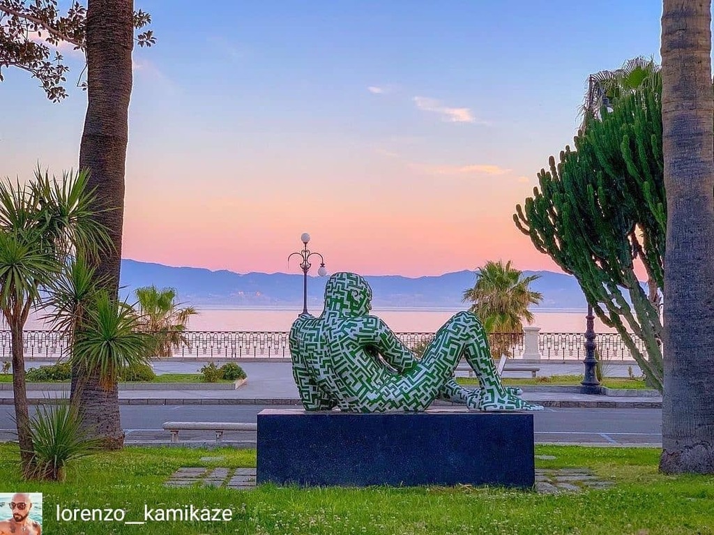 CalabriaTweet's tweet photo. Arte sullo Stretto. Grazie a @lorenzo__kamikaze per questo scatto da Reggio Calabria! #reggiocalabria #calabriatweet #rabarama #strettodimessina #messinastrait #messina #arte #art #visit #visititaly #mediterrean #mediterraneo #fotografia #photography #ca… https://t.co/hdEzk4MlrE https://t.co/mSaFyDOmxS