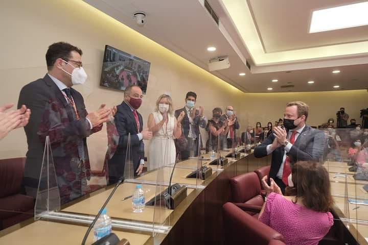 Enhorabuena a <a href="/emiliosaezcruz/">Emilio Sáez Cruz</a>, nuevo alcalde de #Albacete en virtud del pacto firmado hace dos años <a href="/Cs_AlbaceteCdad/">CS Albacete Ciudad</a> y <a href="/PSOE_Albacete/">PSOE de Albacete</a>. Te deseo lo mejor, por el bien de Albacete. Seguimos trabajando por la ciudad con la misma voluntad de acuerdo pese a todas las dificultades.