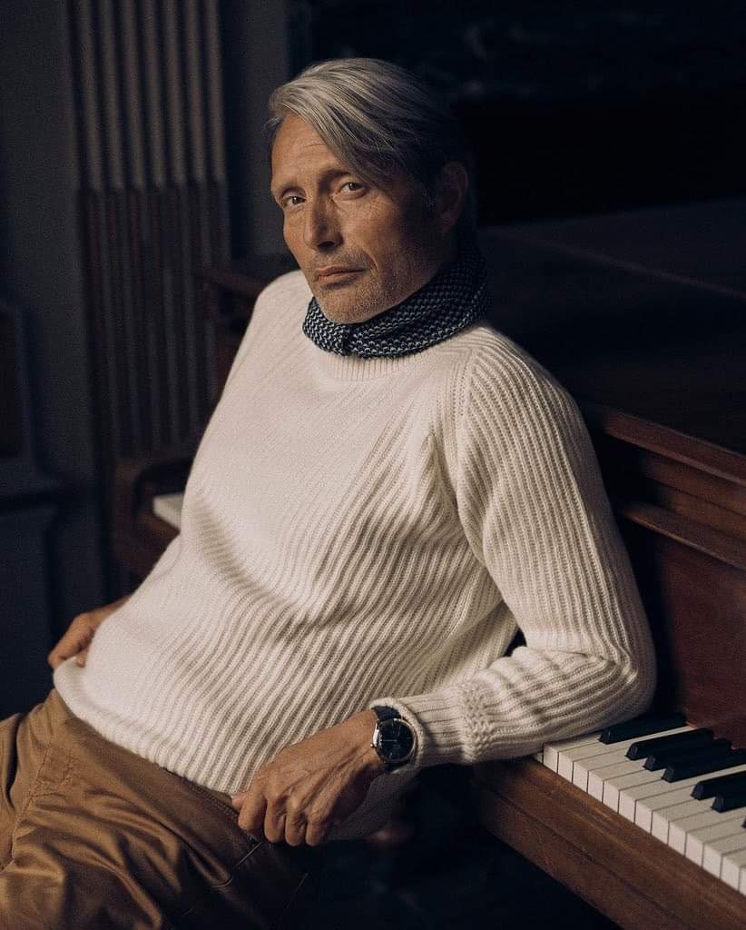 levmauc's tweet photo. Mads Mikkelsen fotografiado para The Rake Magazine. https://t.co/a05RfpIwDK