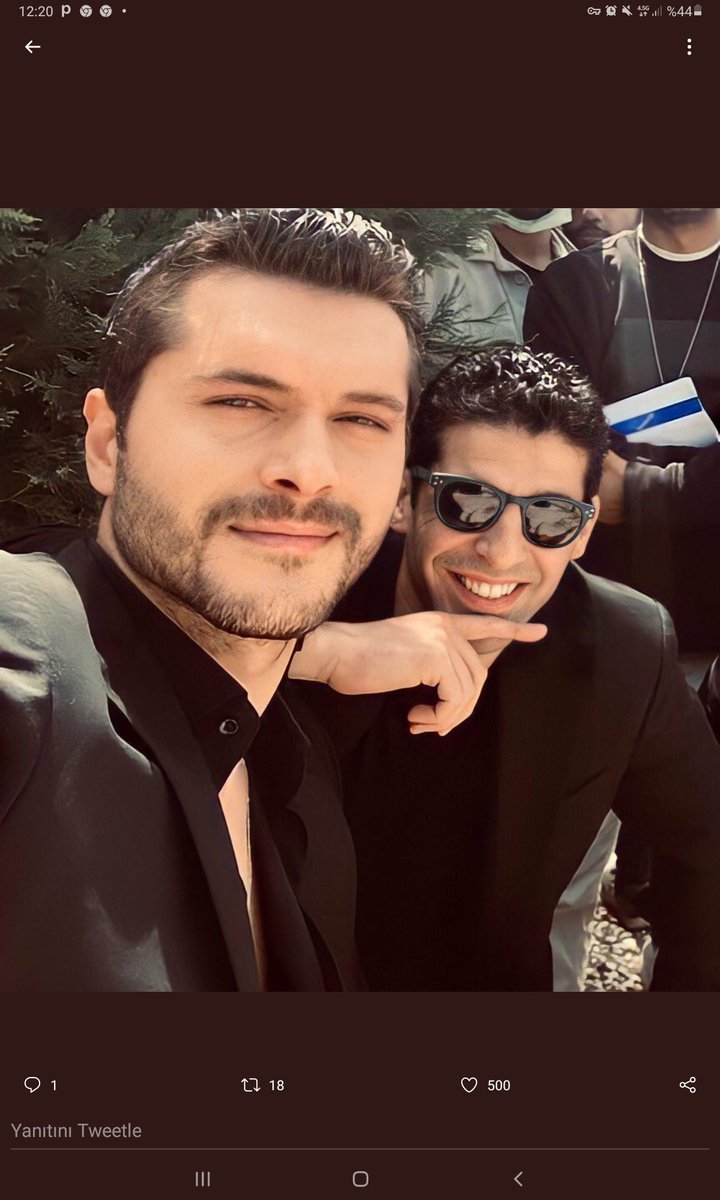 akmur_21's tweet photo. @sonyazfox @FOXTurkiye "AYNI ANADAN OLMASAK BİLE BEN SENİ KARDEŞİM İLAN EDİYORUM " 👉KAN BAĞIYLA OLMASA BİLE KÖTÜ GÜN KARDEŞİ SONER VE AKGÜN👈SİZİ ÇOKKK  SEVİYORUZ GERCEK OLMASA BİLE BİZE KARDEŞLİĞI AŞILADIKLARİ İÇIN TEŞEKKÜRLER ❤❤❤❤❤❤#SONYAZ #ALPERENDUYMAZ #HALİLBABUR @DuymazAlperen @hbabur https://t.co/K3tG1bPKmf