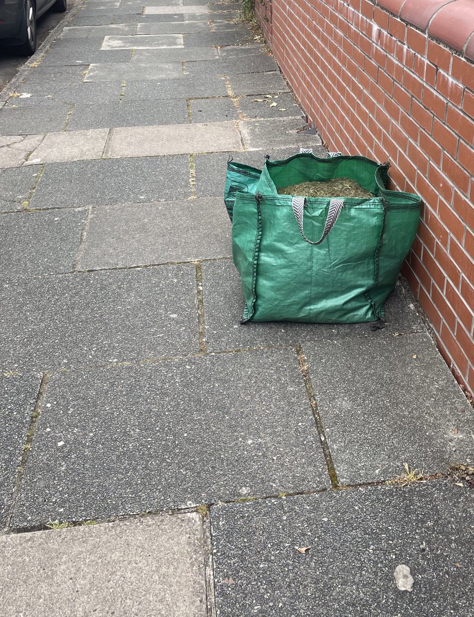 S Saunders tweet media