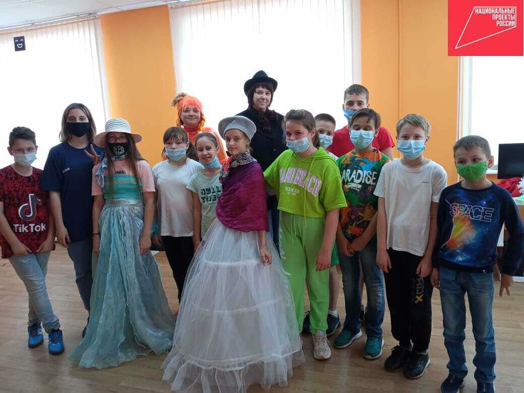 9 июня в центральной модельной библиотеке им. М. Ю. Лермонтовп прошло очередное заседание клуба любителей чтения «КЛюЧ» с воспитанниками школьного лагеря сош№4. 
#Альтернативноелето71