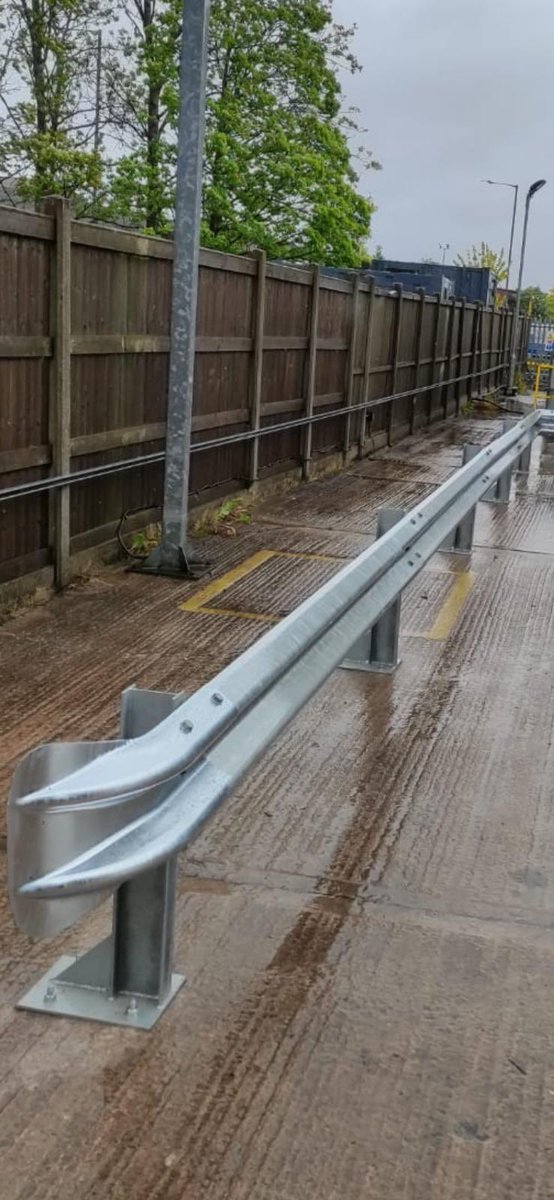TrinityPM2's tweet photo. ARMCO barrier installation at a chemical plant! 🧑‍🔬

#plumbing #heating #joinery #electrics #extensions #maintenance https://t.co/Izb6vPEs6T