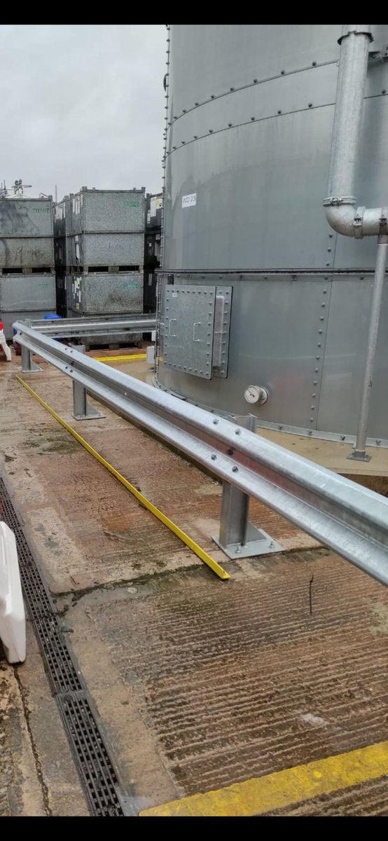 TrinityPM2's tweet photo. ARMCO barrier installation at a chemical plant! 🧑‍🔬

#plumbing #heating #joinery #electrics #extensions #maintenance https://t.co/Izb6vPEs6T